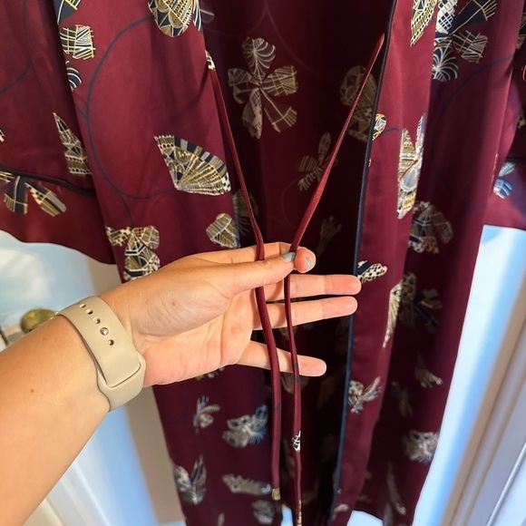 Natori Long Robe Size Medium - No Belt - Picture 4 of 6